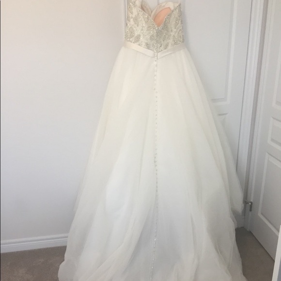 Wedding Dress - Allure 9055 - Picture 4 of 6